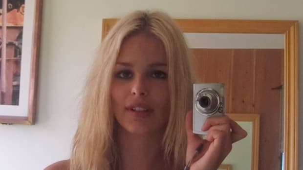 08_yasmin-brunet_portrait_01.jpg